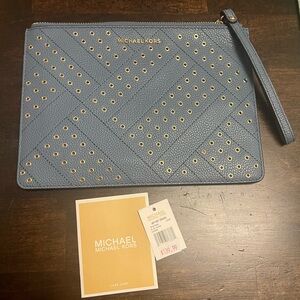 Michael Kors Jet Set Travel XL Clutch NWT